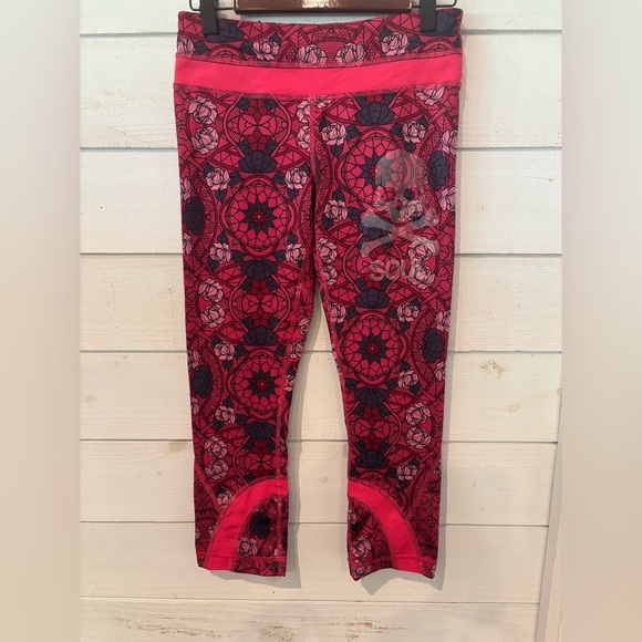 Lululemon Women's Size 4 Run:
Inspire Crop Il Legging Soul Cycle
Prisma Guava - Picture 1 of 13